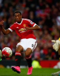  曼联新援首秀破门，客场艰难逆转水晶宫