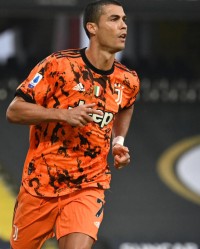 斯佩齐亚门将神勇发挥,多次扑救保住球队不败