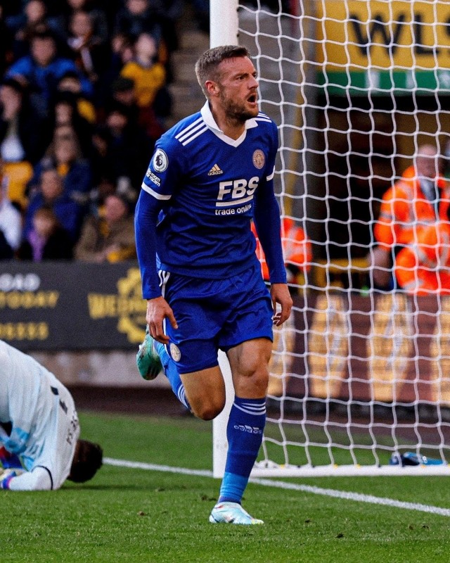 蒂勒曼斯精妙挑传,莱斯特城客场战胜狼队    蒂勒曼斯精妙挑传,莱斯特城客场战胜狼队